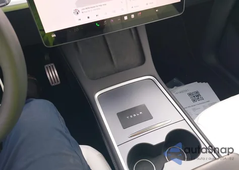 2022 Tesla Model Y Performance Dual Motor All-Wheel Drive from USA, damaged, VIN 7SAYGDEFXNF466744